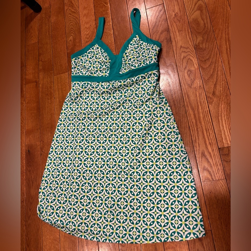 Patagonia Teal and White Women's dress with pretty strap detail on back Large L